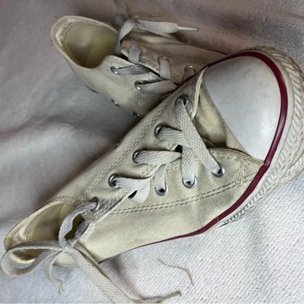 Youth Converse Size 2